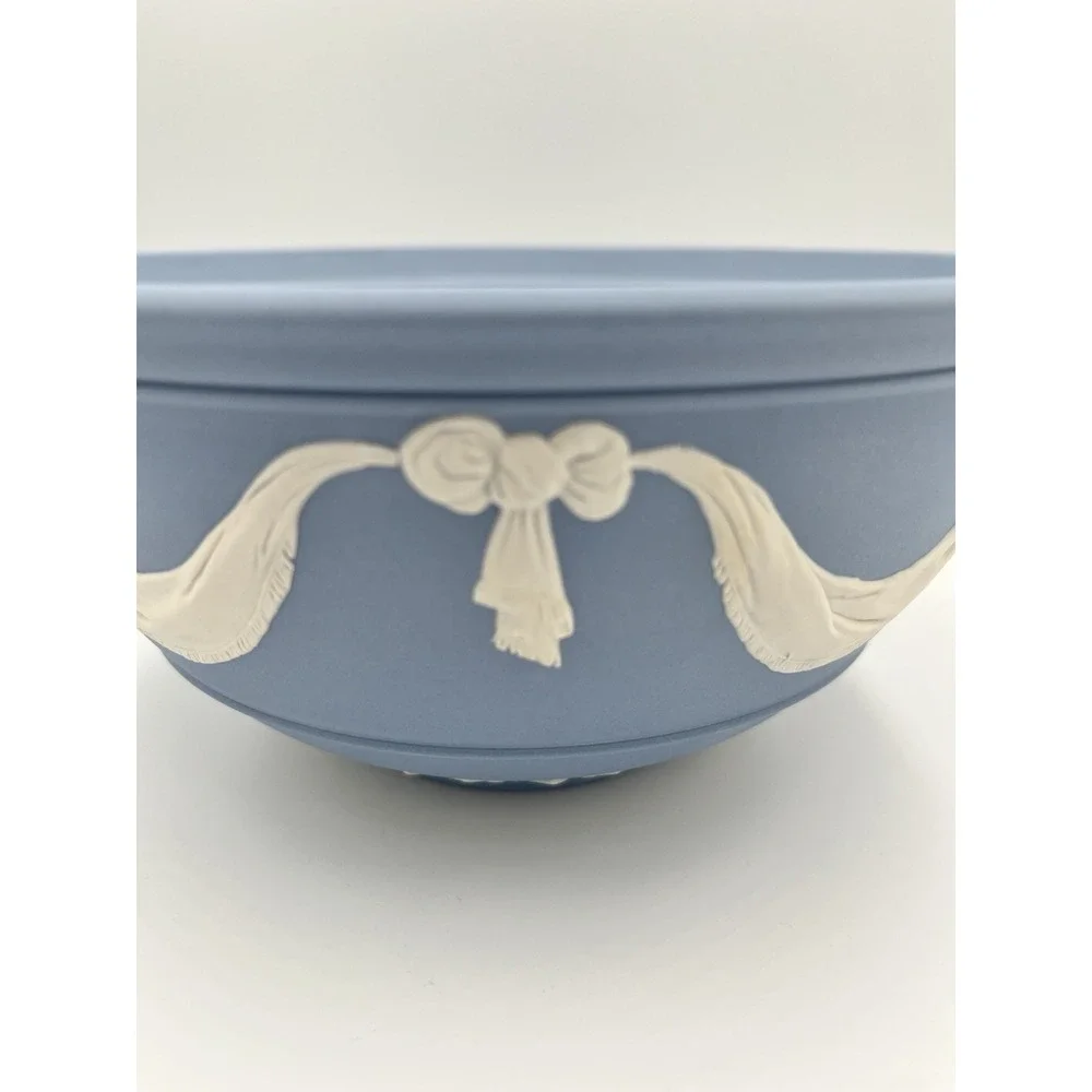 Wedgwood Jasperware Bow Festivity Bowl Swag Blue 7.5